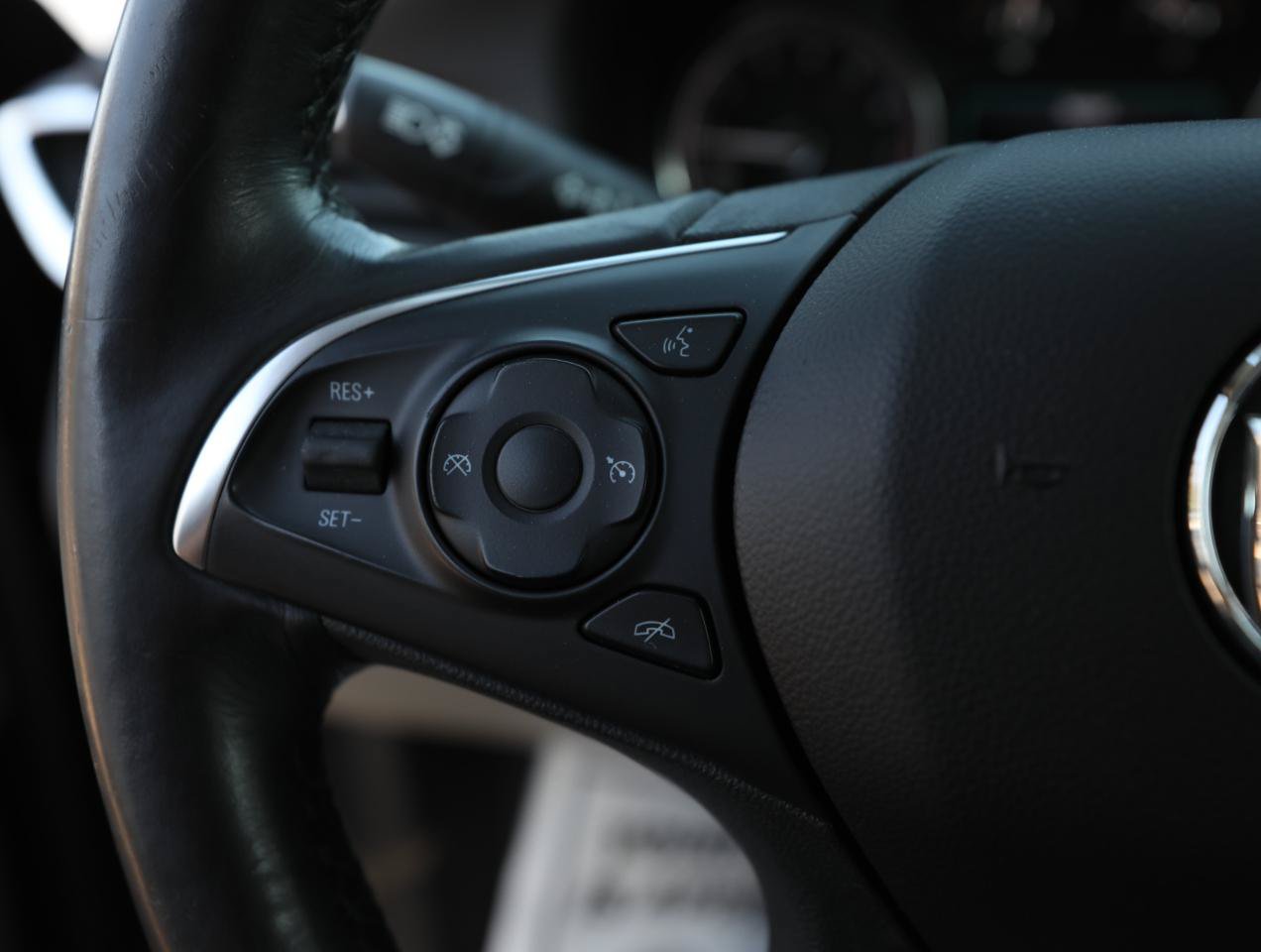 Used 2018 Buick Enclave Essence FWD image 23