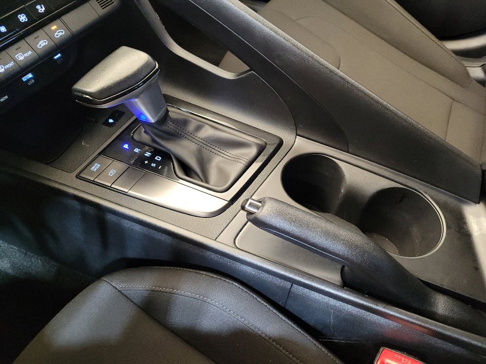 Used 2025 Hyundai Elantra Sport image 26
