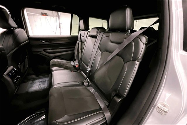 Used 2024 Jeep Grand Cherokee L Laredo image 21