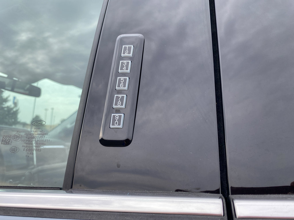 New 2026 Ford F250 4x4 Crew Cab Super Duty image 14