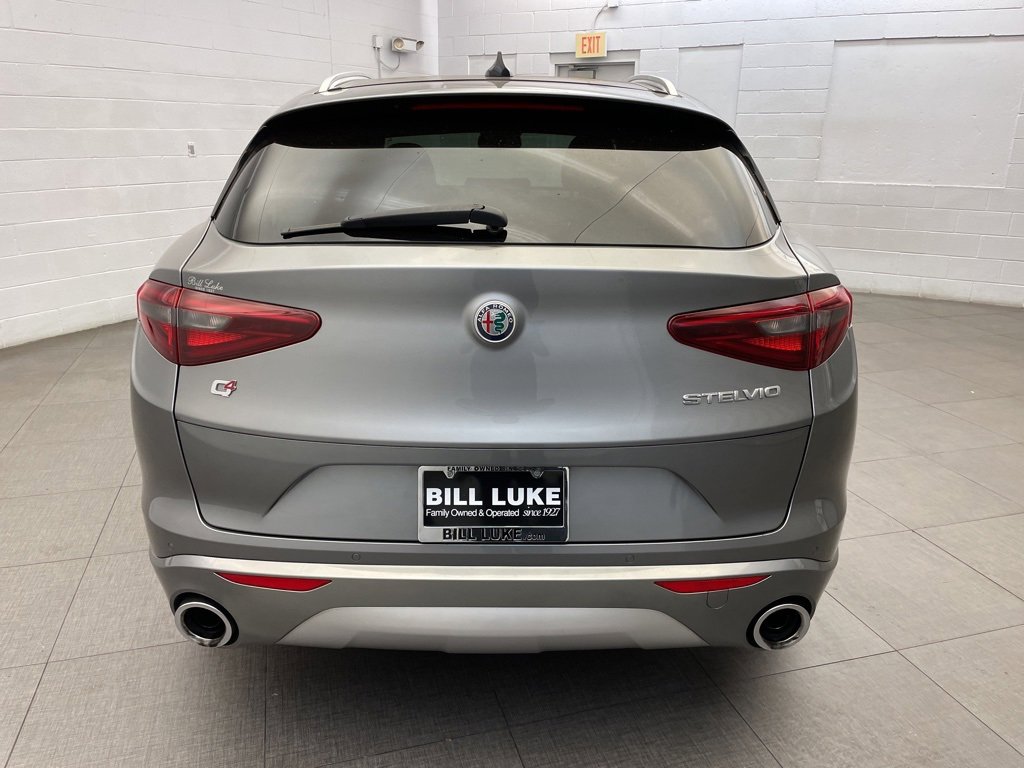 Used 2021 Alfa Romeo Stelvio Ti image 7