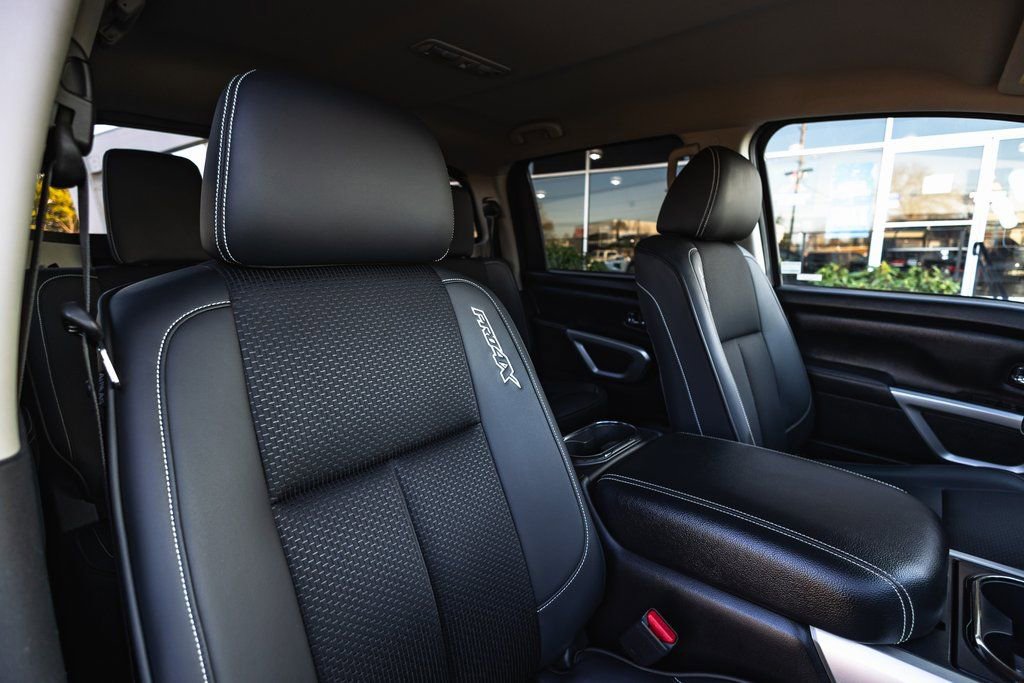 Used 2018 Nissan Titan PRO-4X image 35