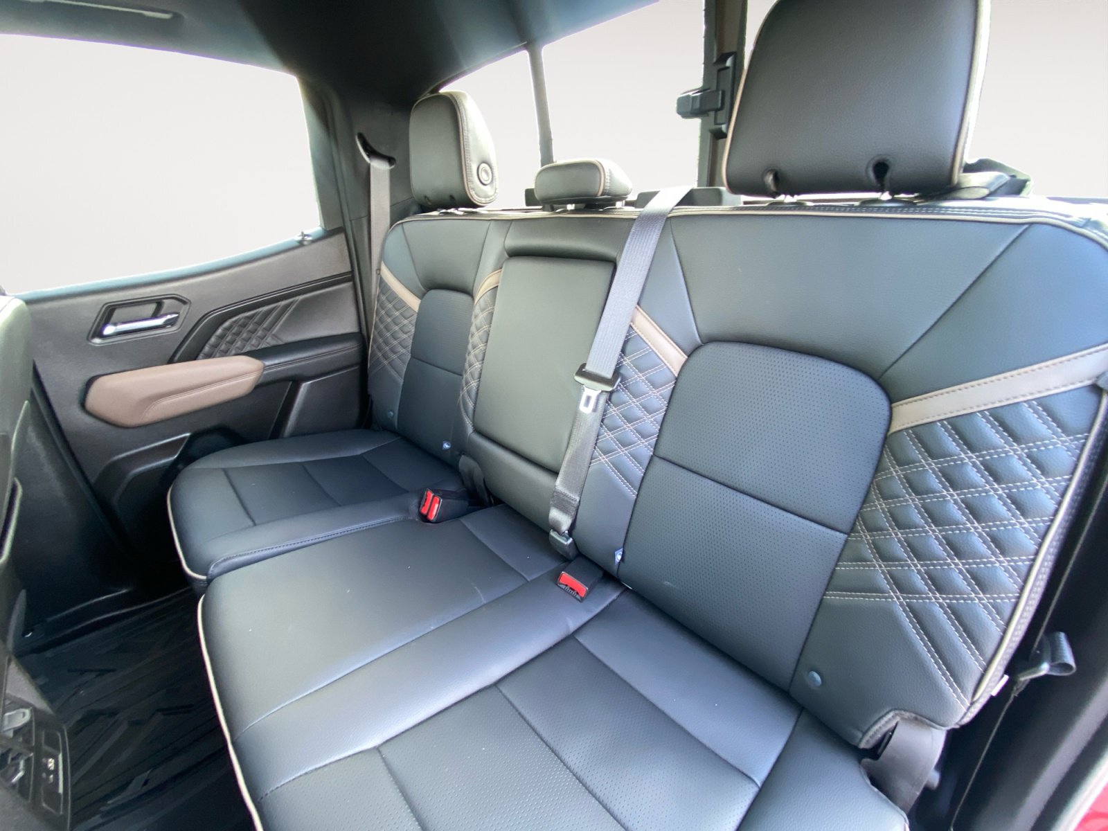 Used 2023 GMC Canyon Denali image 24