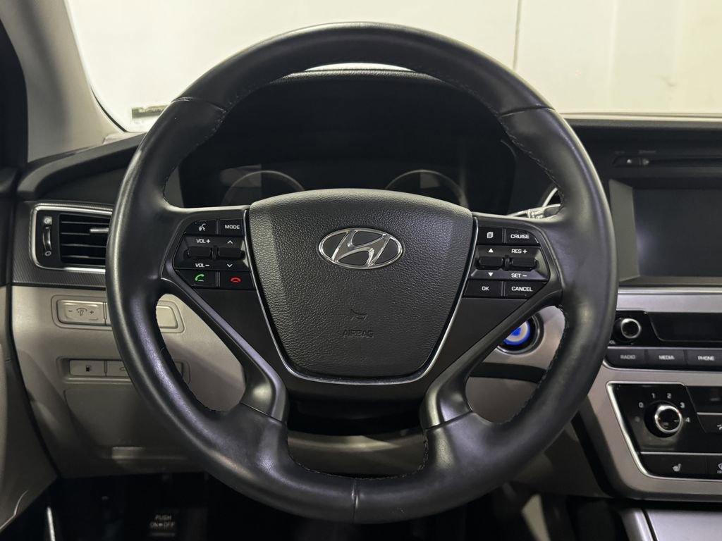 Used 2017 Hyundai Sonata Sport w/ Value Edition Package 02 FWD image 4