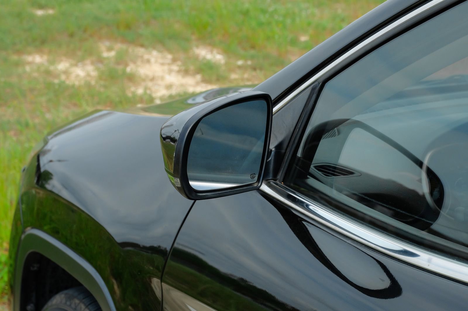 Used 2017 Jeep Cherokee Latitude w/ Safety/Convenience Group image 41