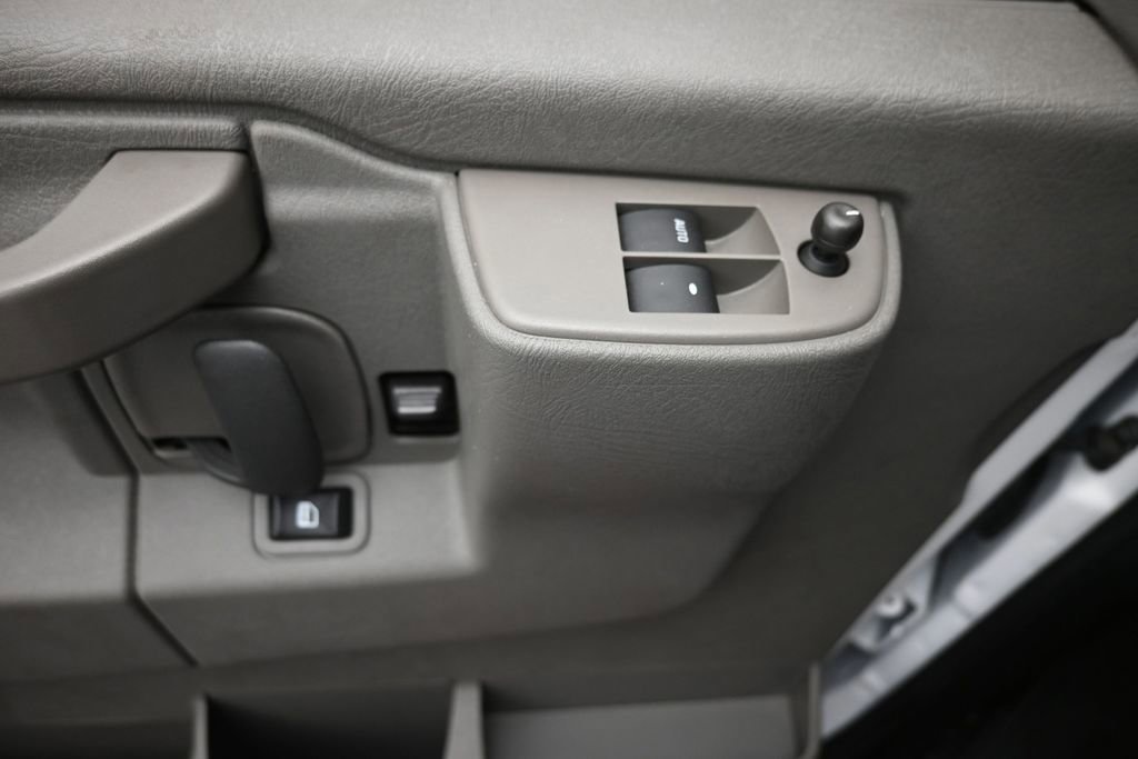 Used 2025 Chevrolet Express 3500 LT w/ LT Preferred Equipment Group RWD image 14