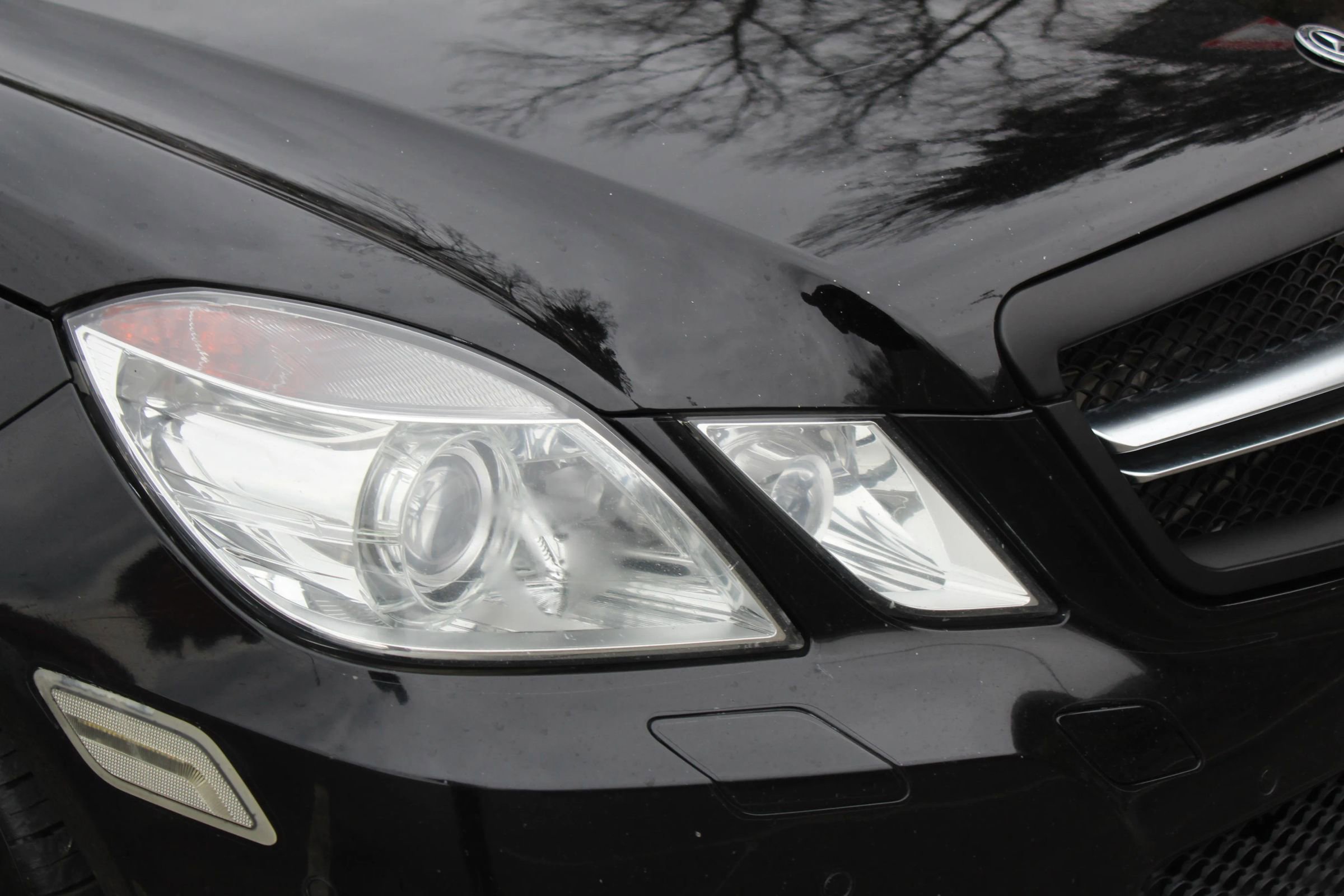 Used 2011 Mercedes-Benz E 550 4MATIC Sedan image 30