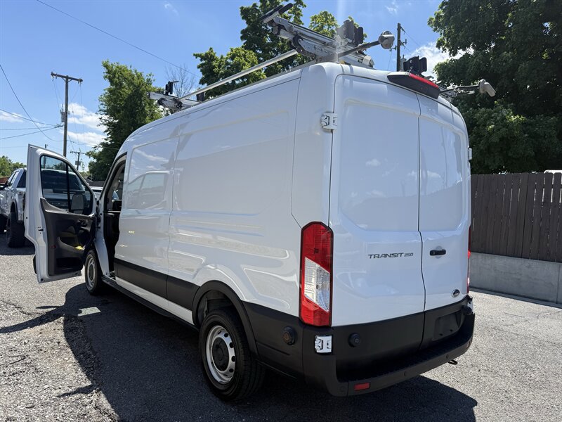 Used 2020 Ford Transit 250 Medium Roof RWD image 24