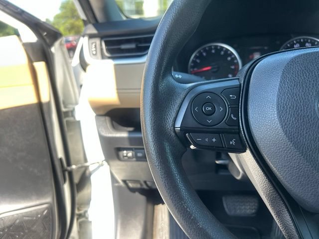 Used 2019 Toyota RAV4 LE FWD image 23