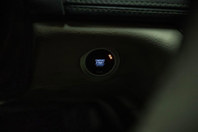 Used 2021 Chrysler Pacifica Limited w/ Uconnect Theater Family Group FWD image 19