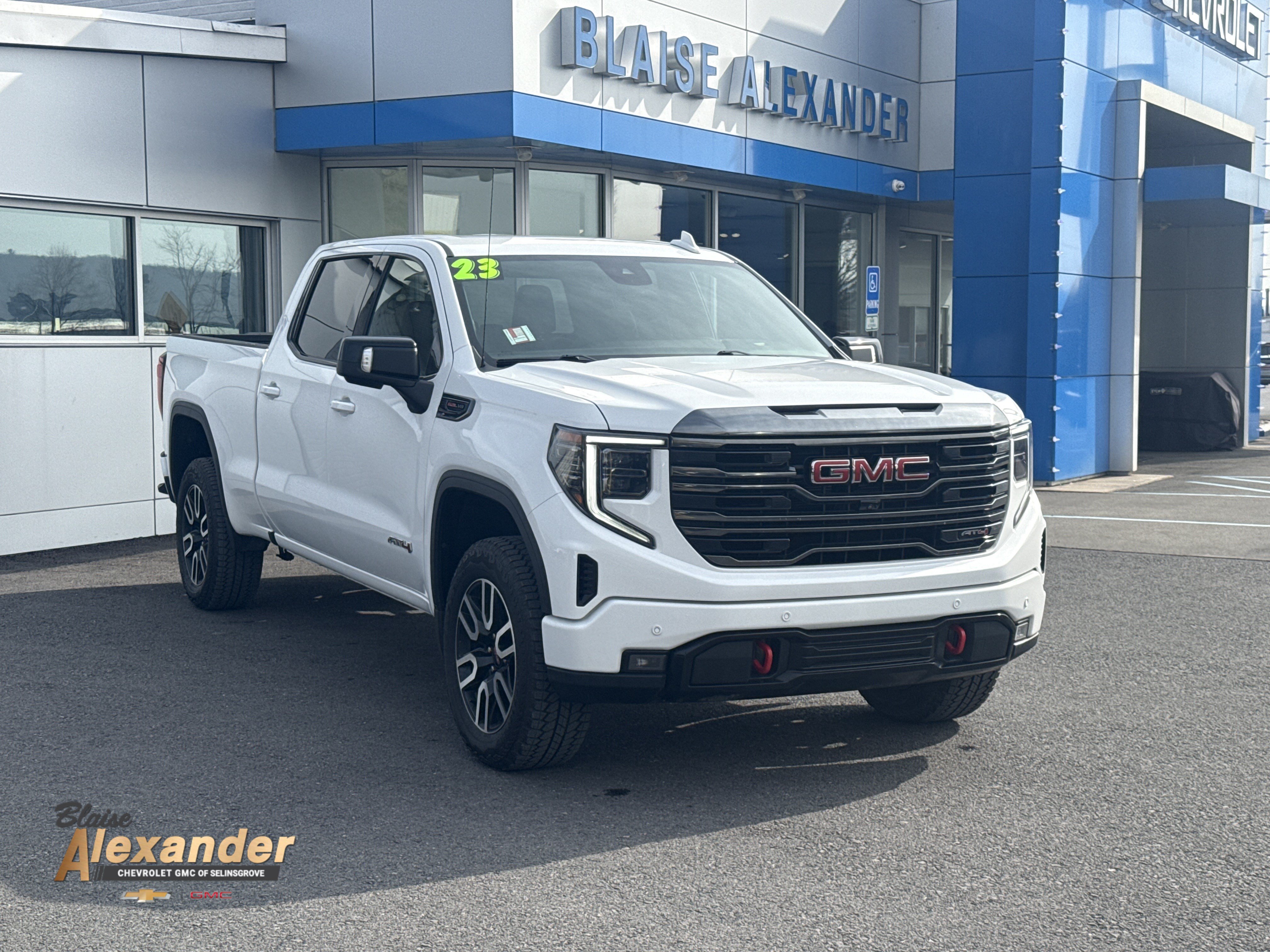 Used 2023 GMC Sierra 1500 AT4 AWD/4WD image 1