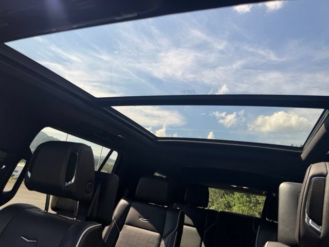 Used 2023 Cadillac Escalade Sport AWD/4WD image 16