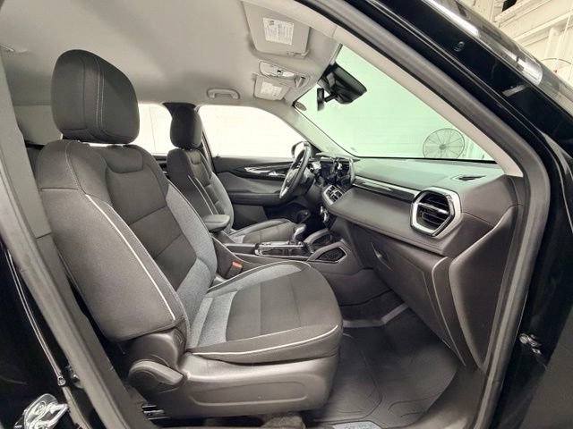 Used 2025 Chevrolet TrailBlazer LT w/ Convenience Package FWD image 26