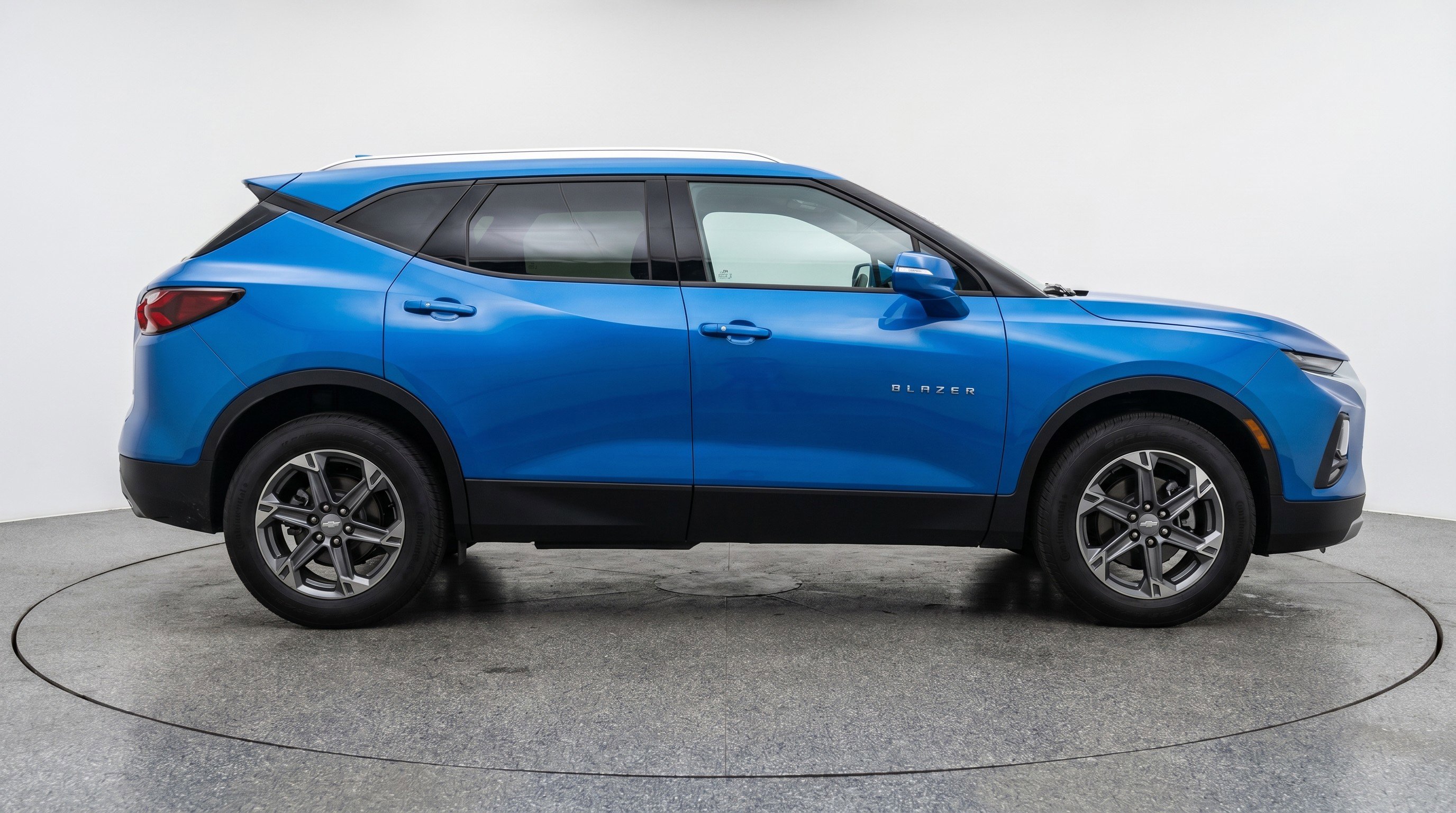 Used 2025 Chevrolet Blazer LT FWD image 11
