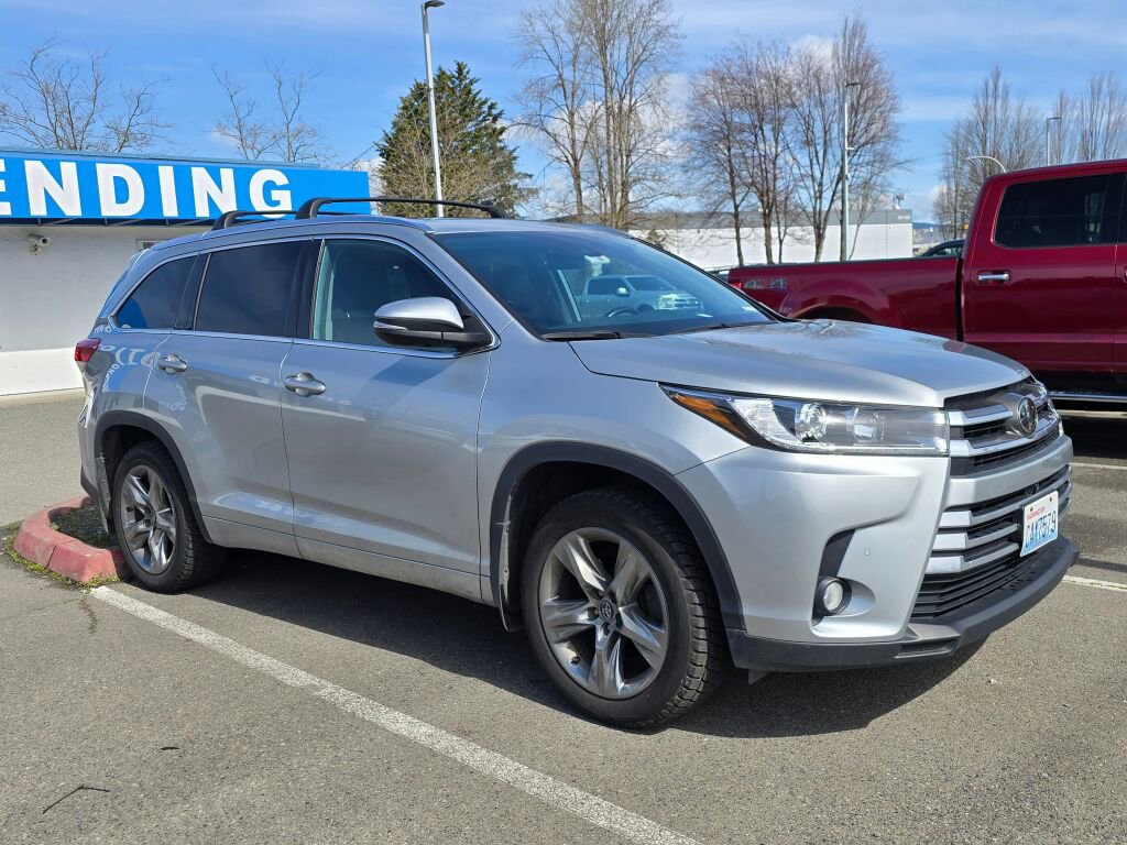 Used 2018 Toyota Highlander Limited Platinum image 2