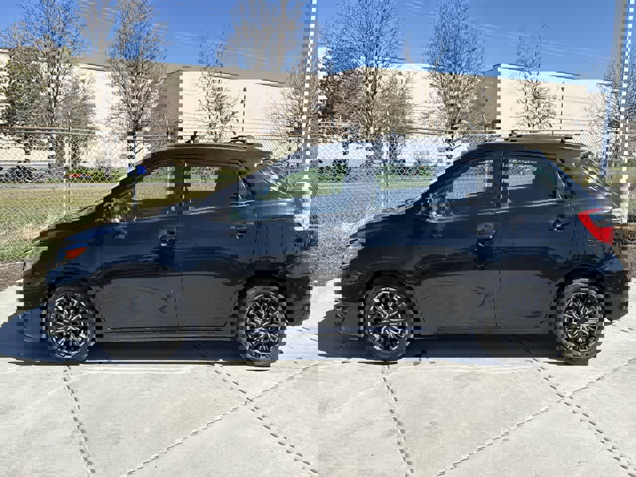 Used 2011 Toyota Matrix S image 2