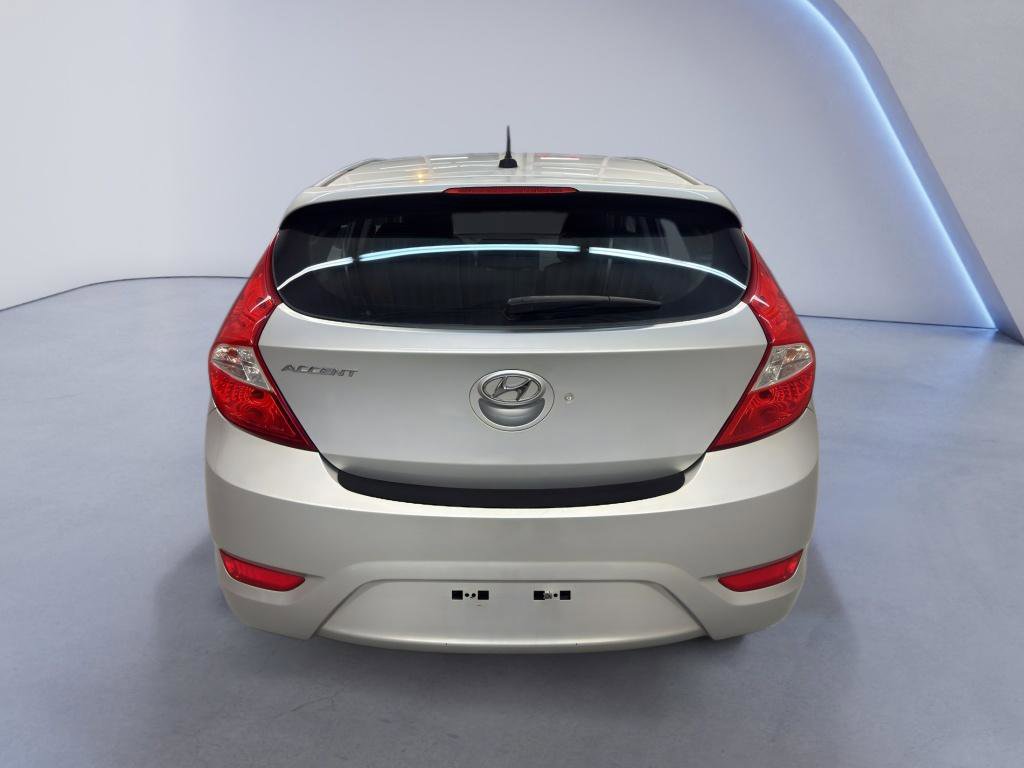 Used 2012 Hyundai Accent SE image 5