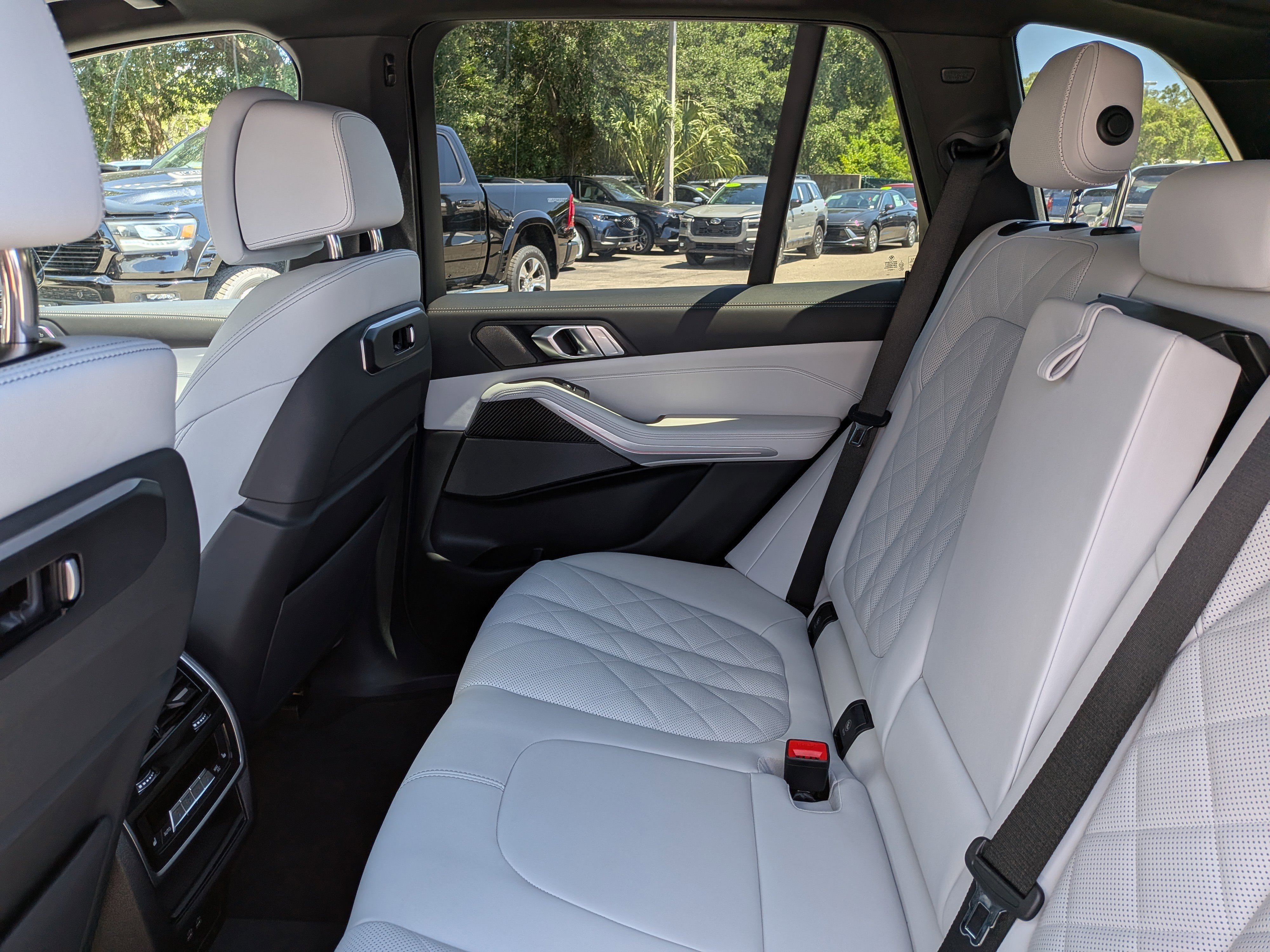 Used 2026 BMW X5 M60i AWD/4WD image 16