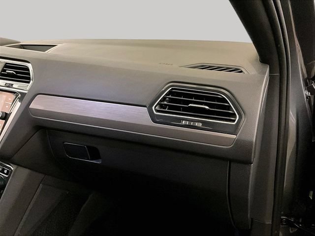 Used 2019 Volkswagen Tiguan SEL Premium R-Line AWD/4WD image 16