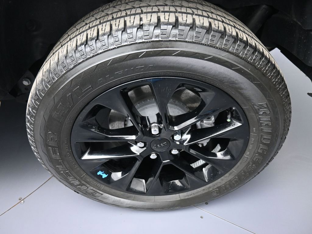 Used 2023 Jeep Wrangler Unlimited Sahara w/ Cold Weather Group image 15