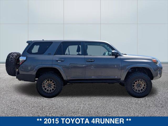 Used 2015 Toyota 4Runner SR5 AWD/4WD image 6