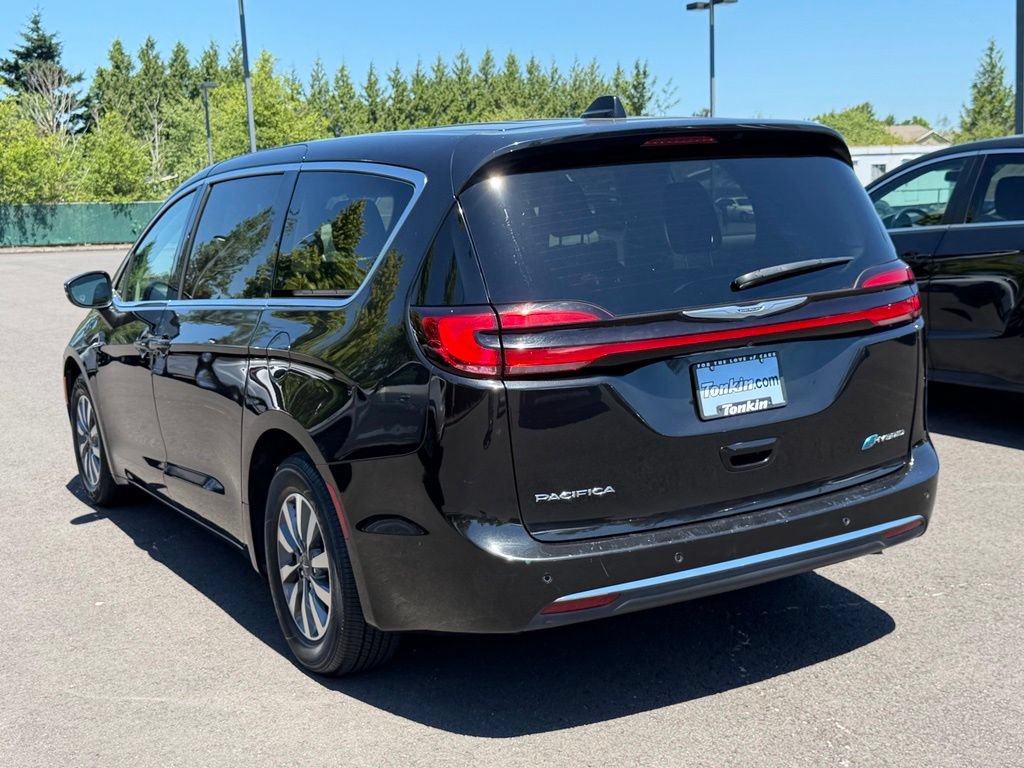Used 2023 Chrysler Pacifica Touring-L FWD image 6