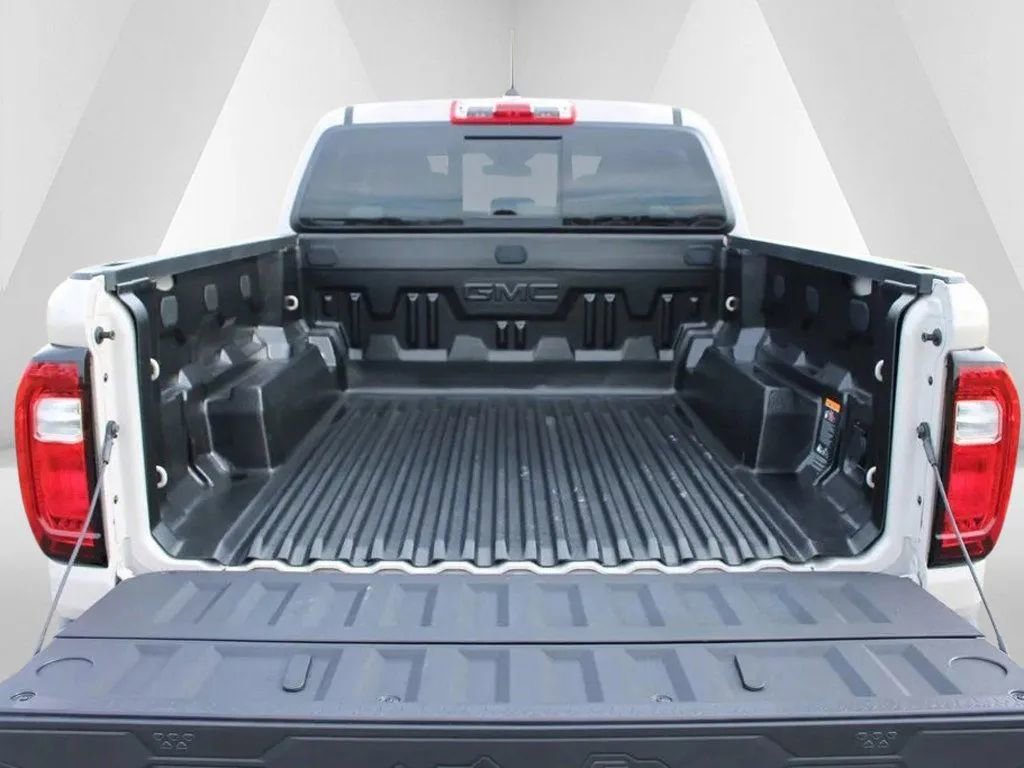 New 2026 GMC Canyon Elevation w/ Convenience Package image 34