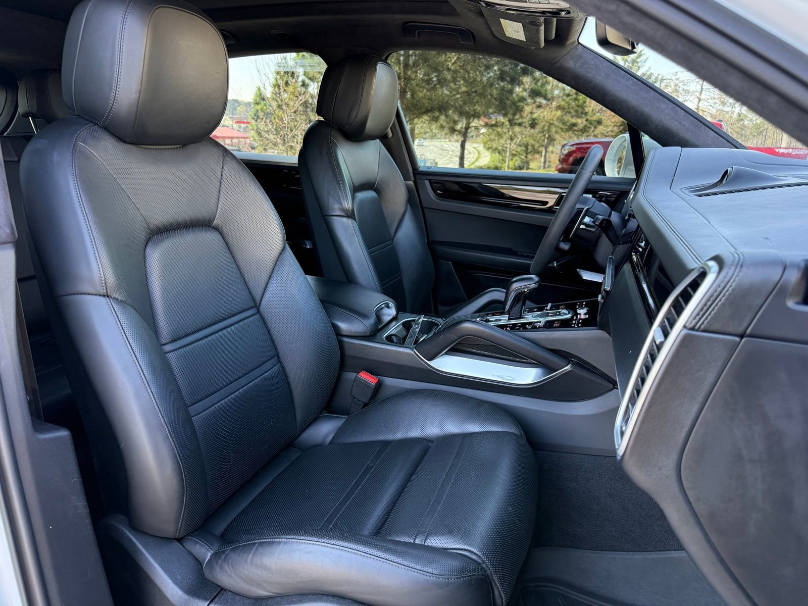 Used 2019 Porsche Cayenne Turbo image 36