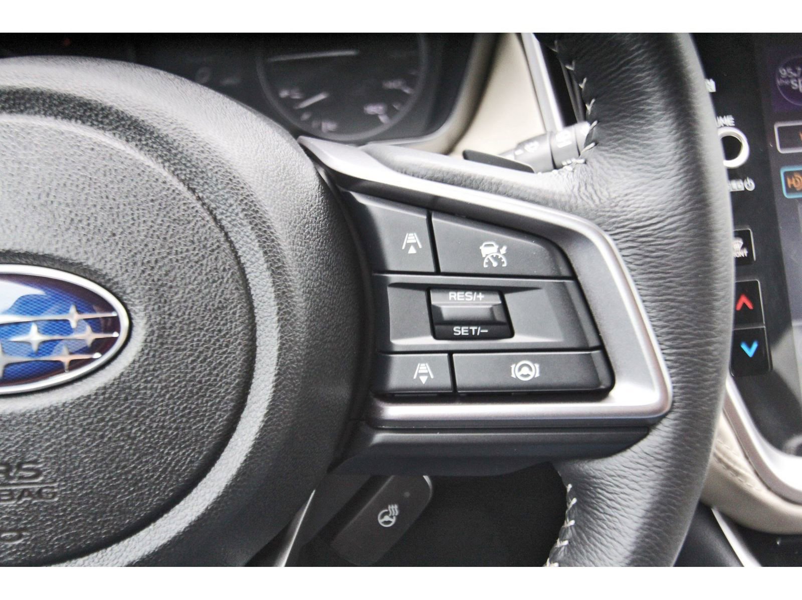 Certified 2025 Subaru Outback Limited AWD/4WD image 16