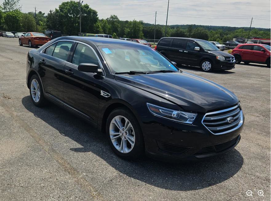 Used 2018 Ford Taurus SE FWD image 4