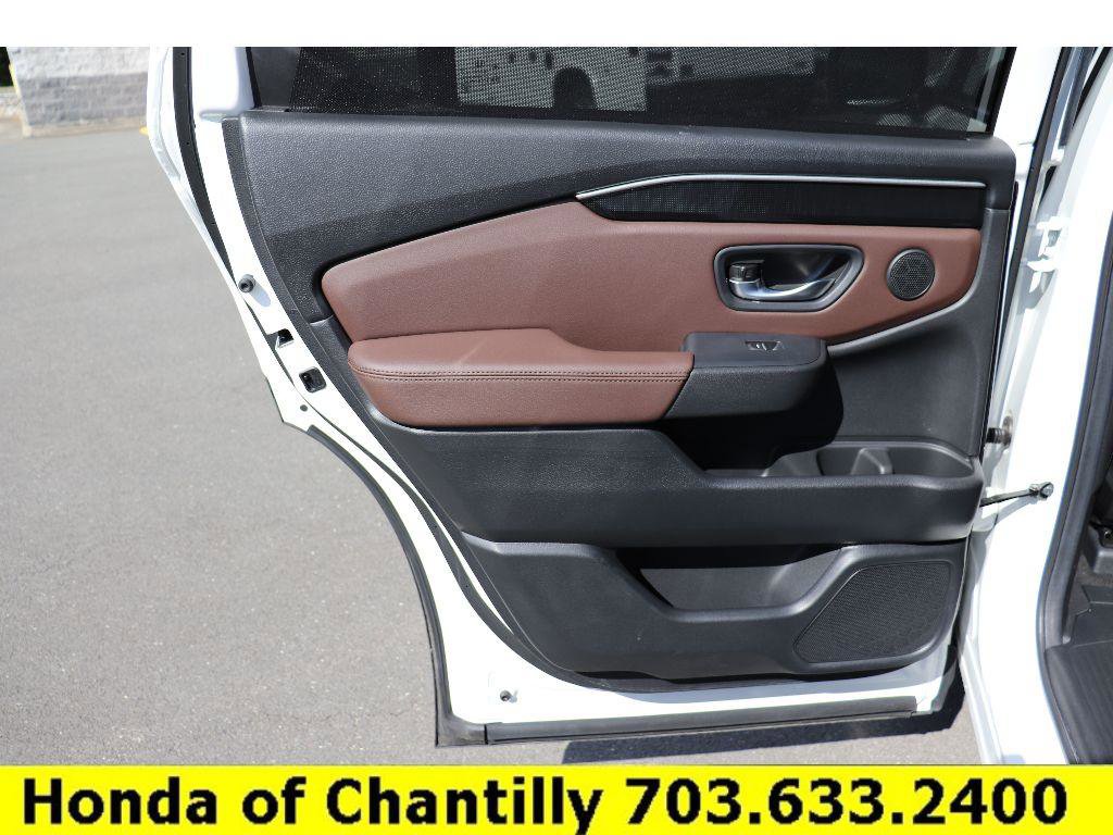 Used 2025 Honda Pilot Elite image 25
