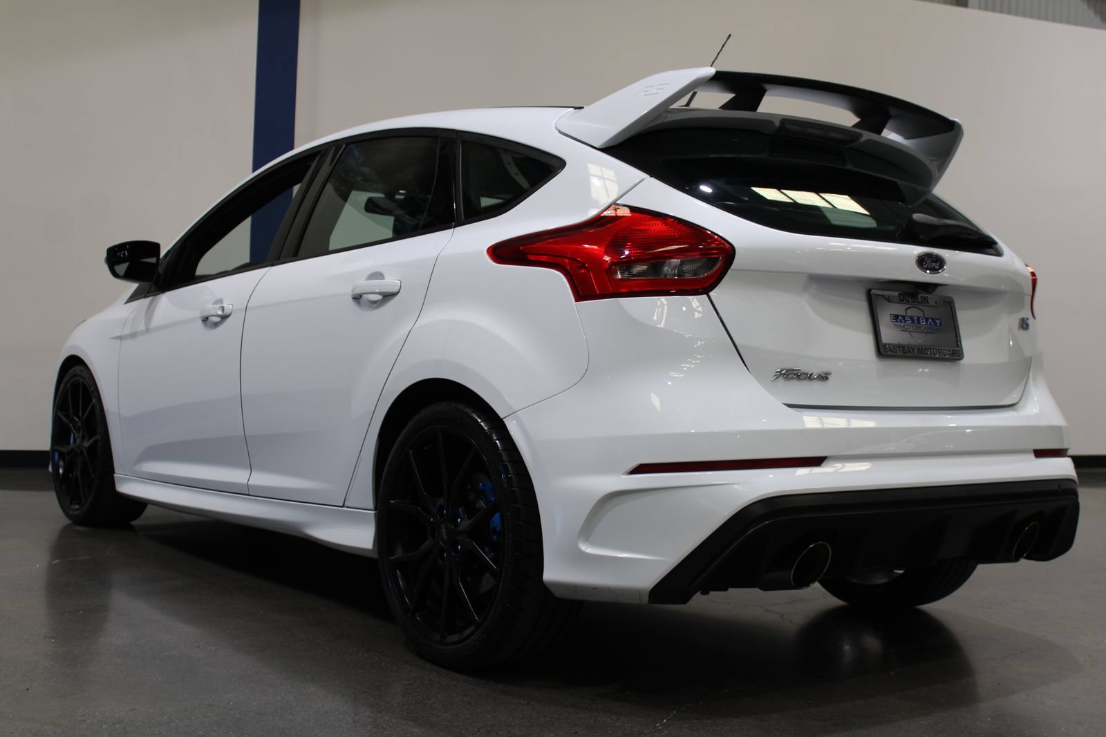 Used 2017 Ford Focus RS AWD/4WD image 9