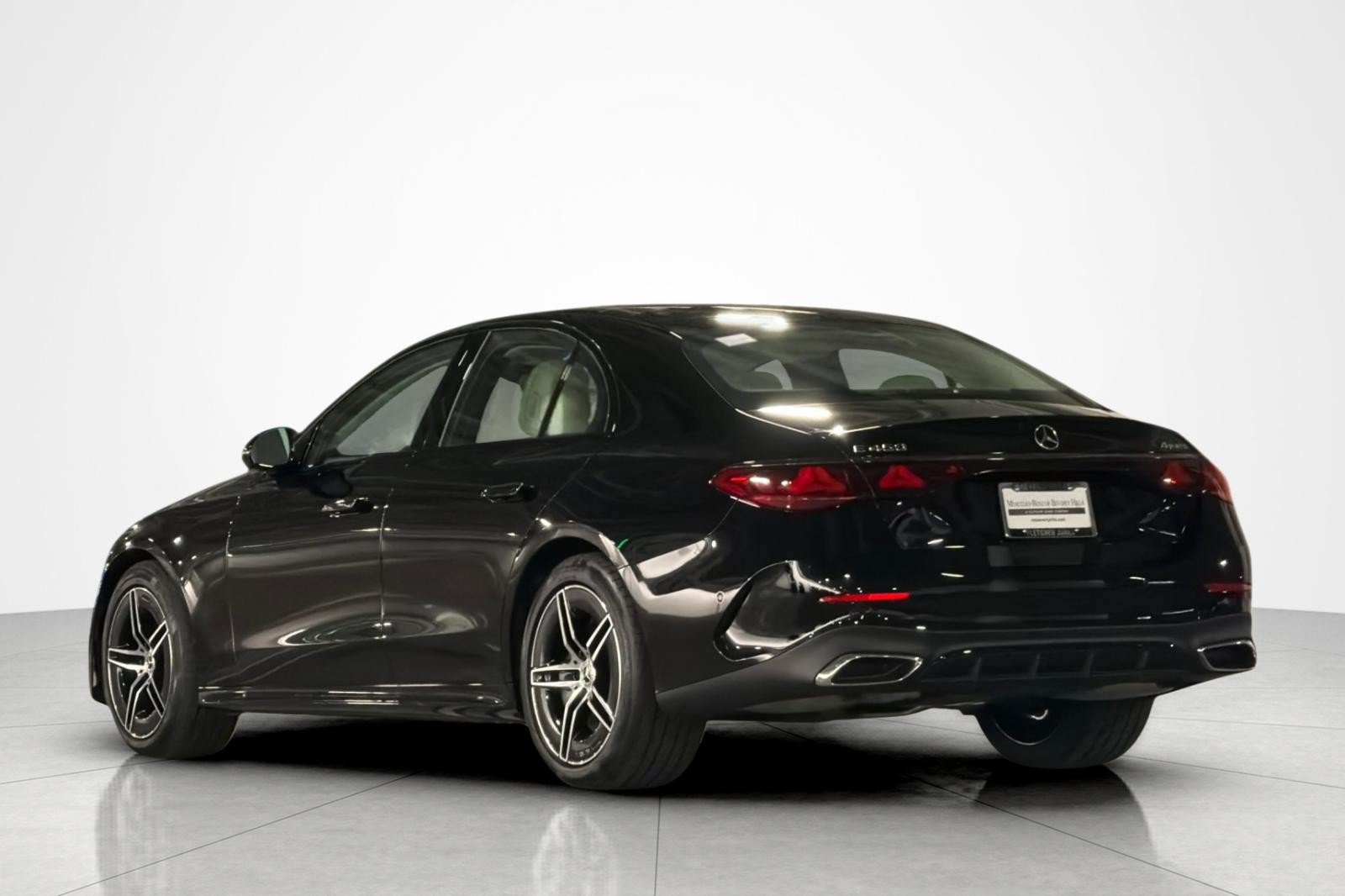 New 2027 Mercedes-Benz E 450 4MATIC Sedan image 3