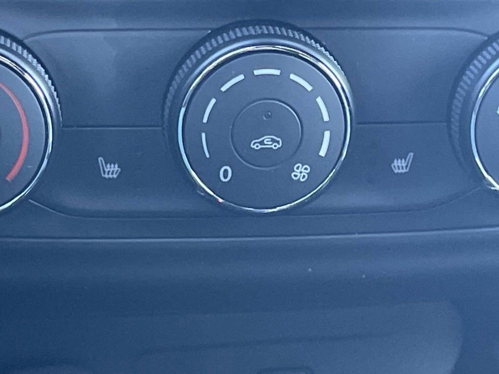 Certified 2025 Chevrolet Trax RS w/ Sunroof Package image 22