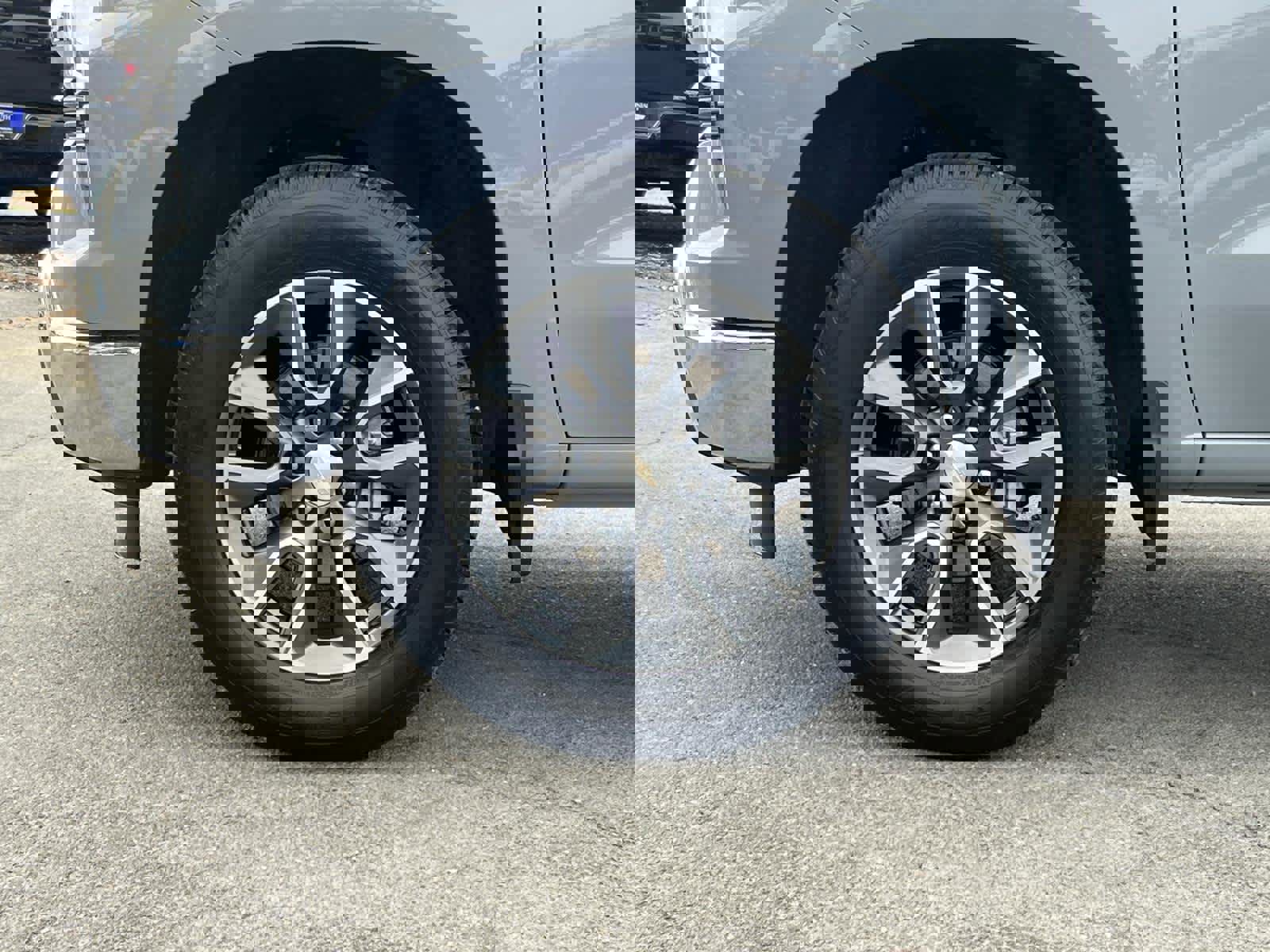 Certified 2024 Chevrolet Silverado 1500 LT AWD/4WD image 11