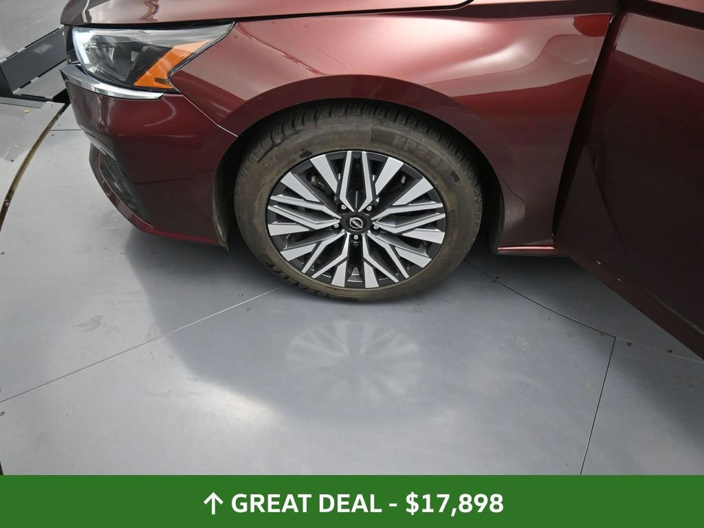 Used 2024 Nissan Altima 2.5 SV image 15