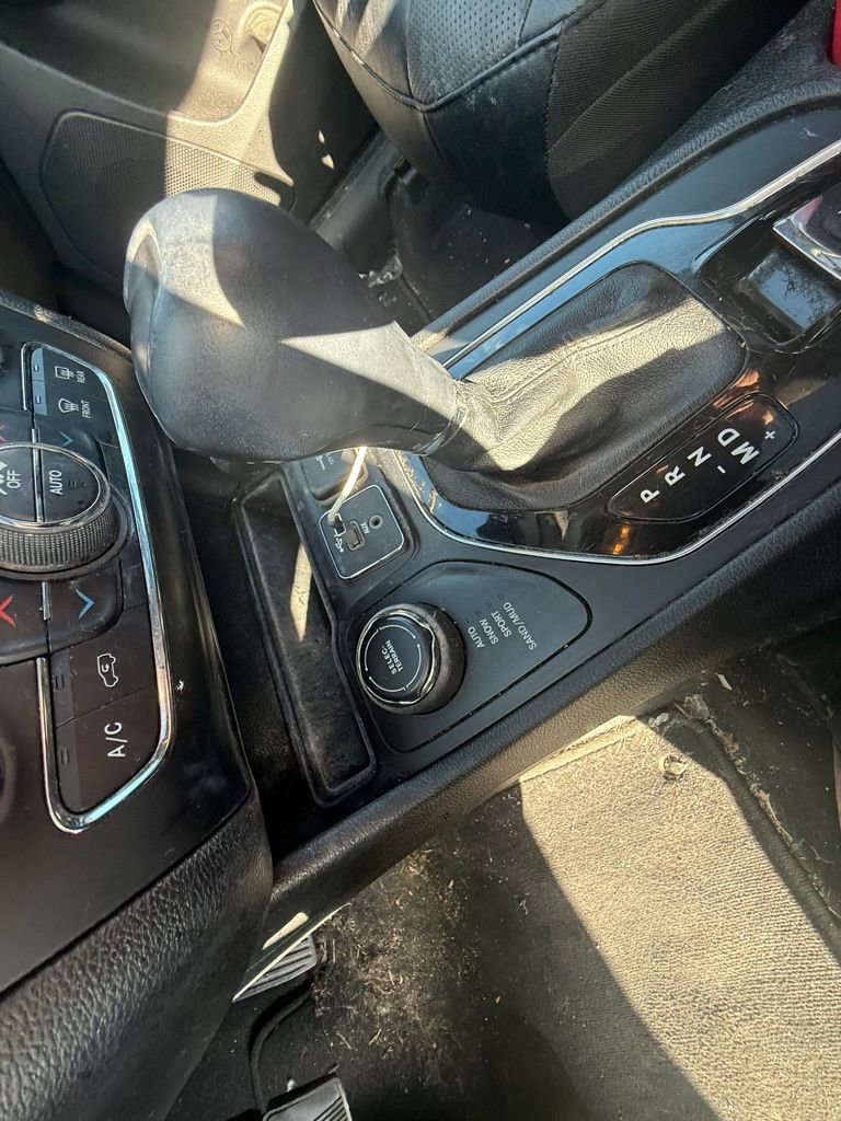 Used 2022 Jeep Cherokee Limited image 39