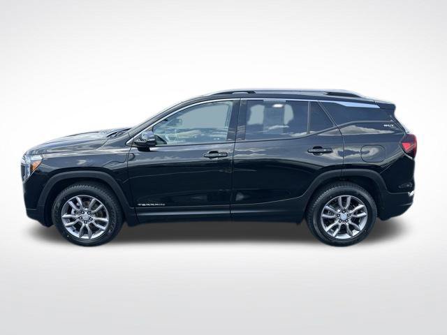 Used 2023 GMC Terrain SLT w/ Infotainment Package II AWD/4WD image 2