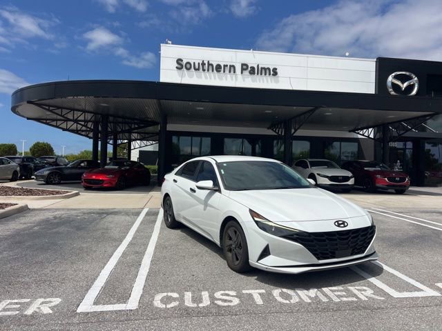 Used 2022 Hyundai Elantra SEL w/ Convenience Package image 3