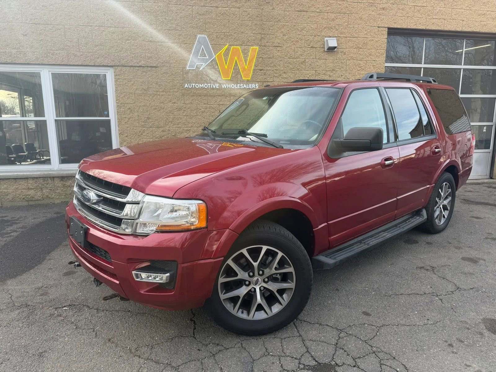Used 2016 Ford Expedition XLT w/ Equipment Group 202A image 3