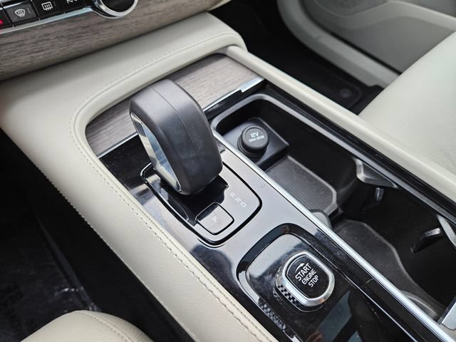 Certified 2023 Volvo XC90 T8 Plus AWD/4WD image 30