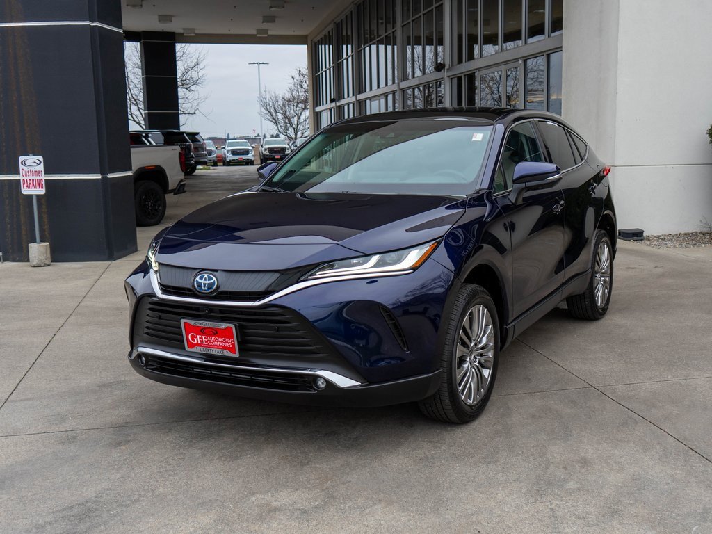 Used 2024 Toyota Venza Limited image 3
