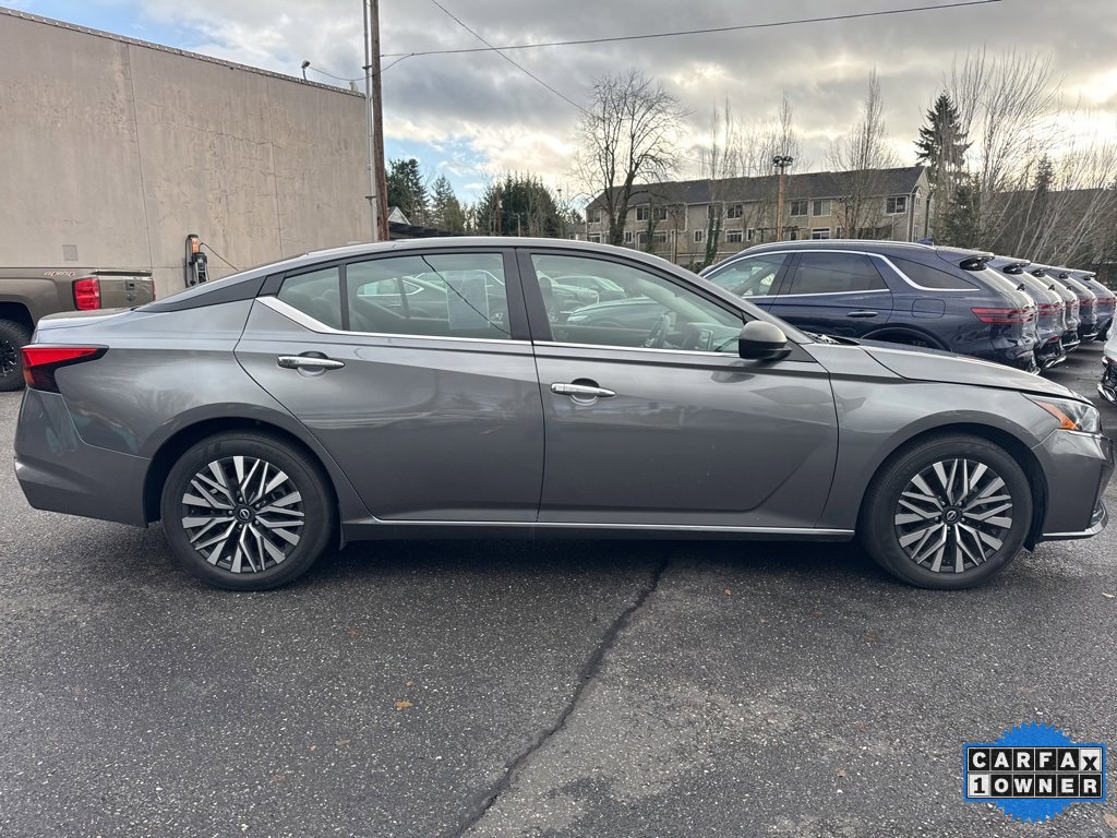 Used 2024 Nissan Altima 2.5 SV image 10