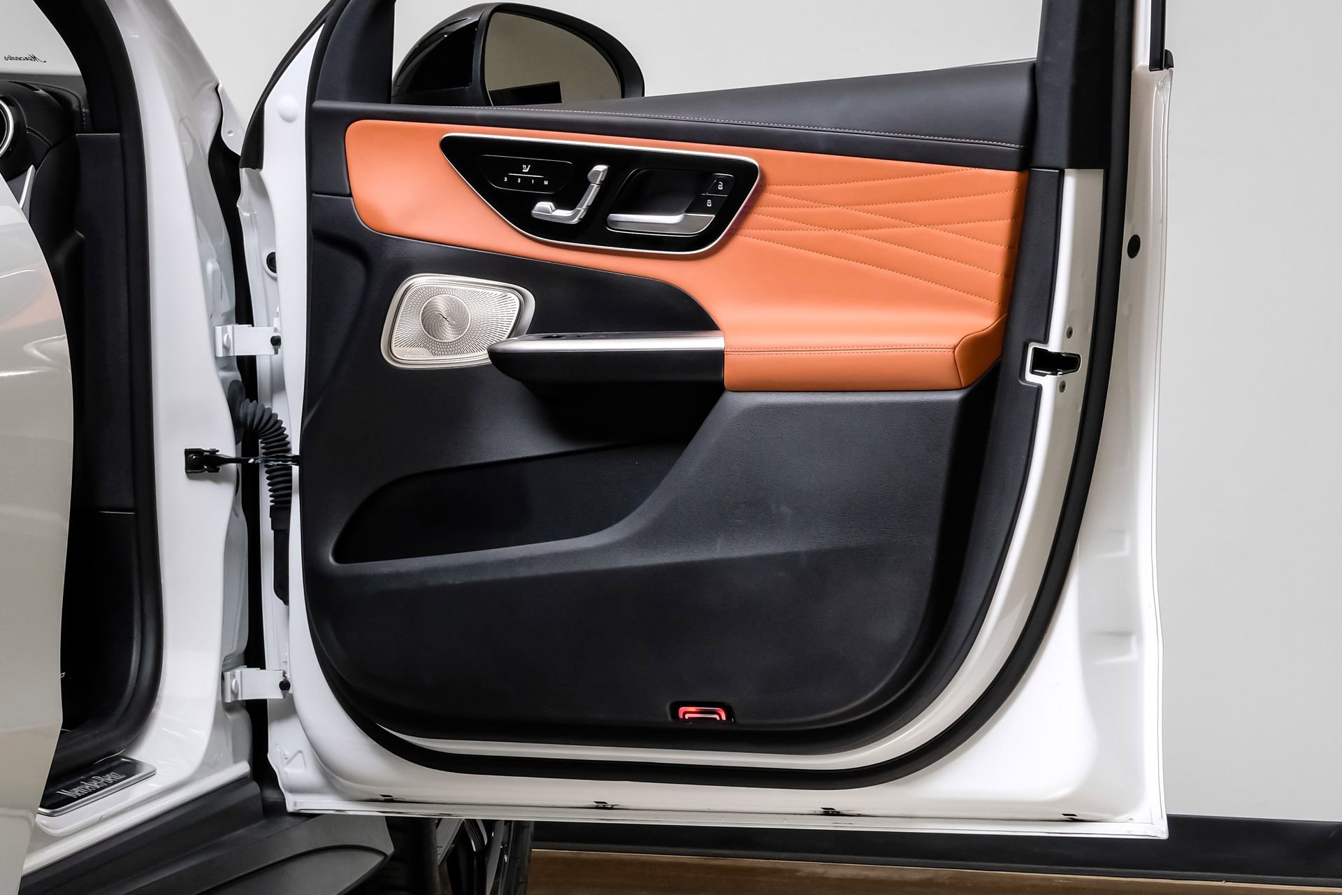 Used 2024 Mercedes-Benz GLC 300 4MATIC image 43