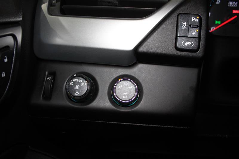 Used 2015 Chevrolet Tahoe LTZ AWD/4WD image 24