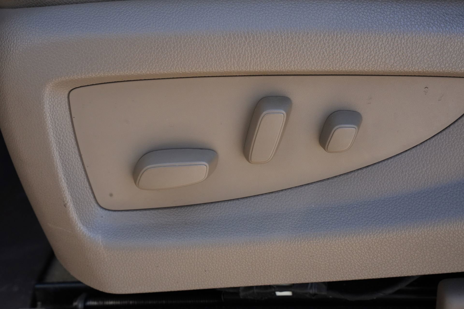 Used 2018 Chevrolet Tahoe Premier w/ Max Trailering Package image 16