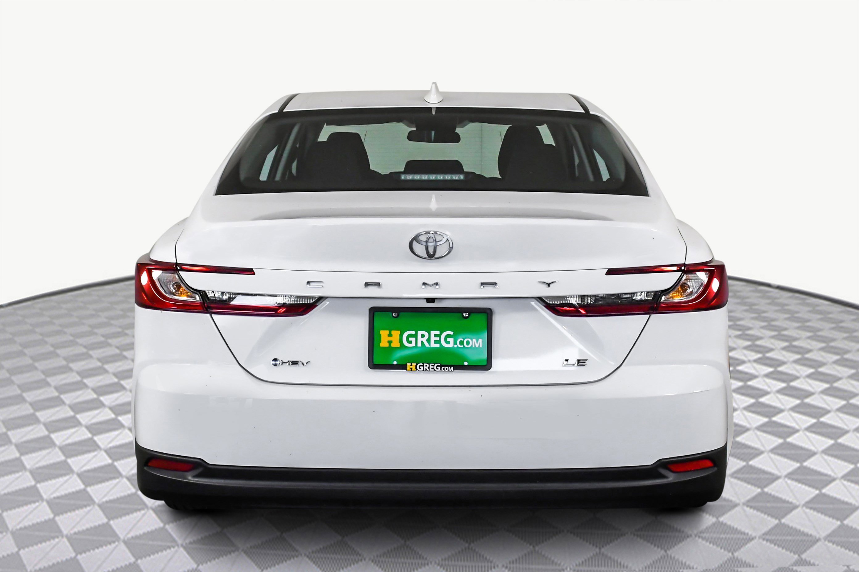 Used 2025 Toyota Camry LE image 7
