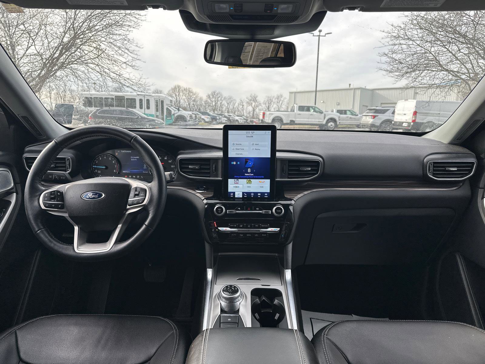 Used 2022 Ford Explorer Limited w/ Limited Technology Package image 5