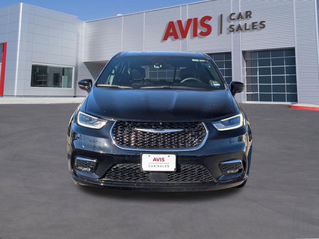 Used 2025 Chrysler Pacifica Select image 10