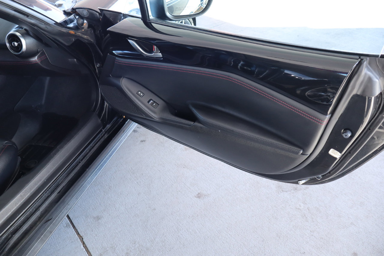 Used 2017 MAZDA MX-5 Miata RF Grand Touring image 33